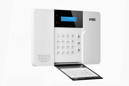 Wireless 1051 anti-intrusion control unit with built-in 4G/IP communicator